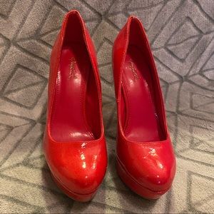 QUPID Red High Heel Size 6M